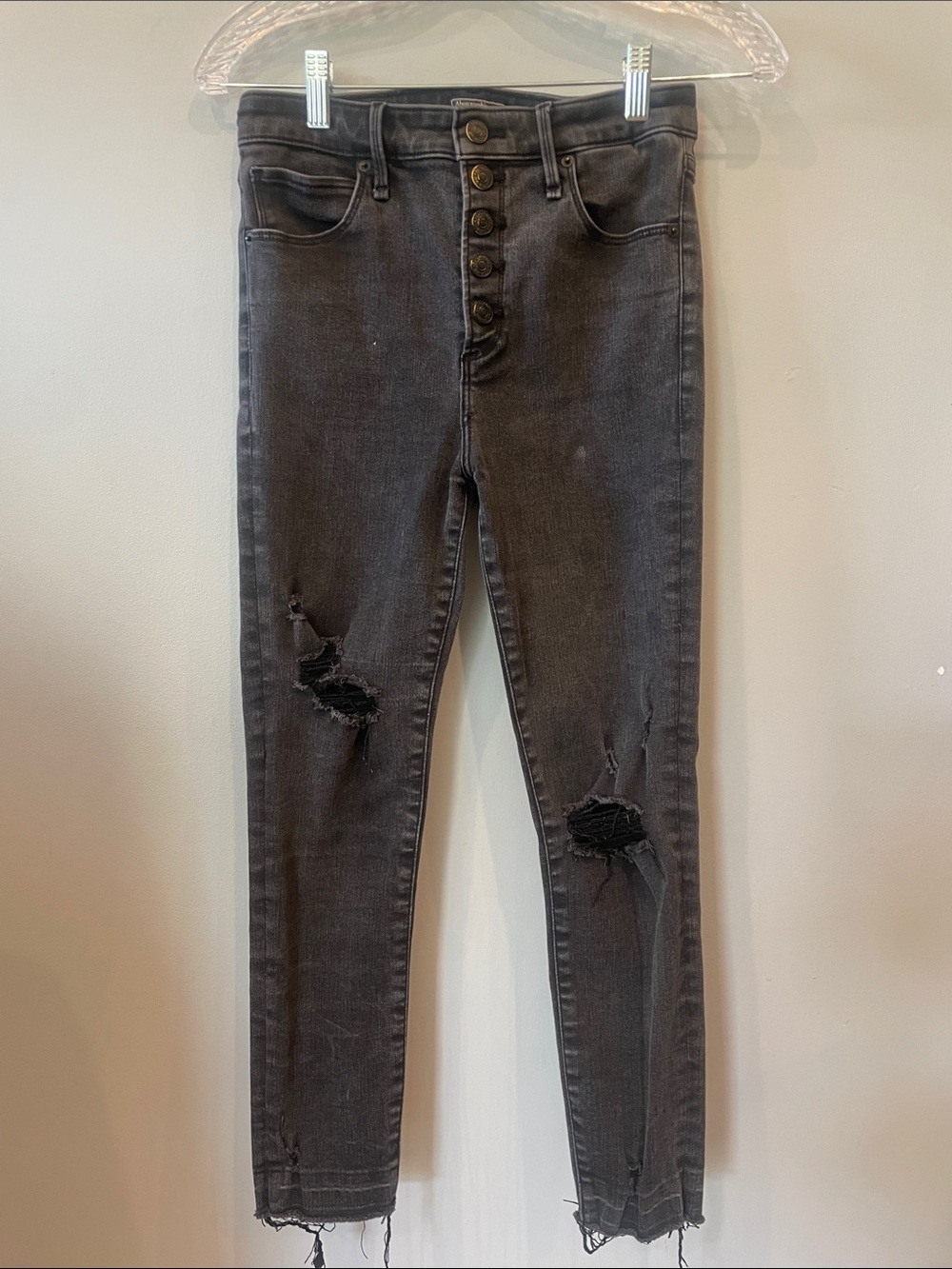 High-Rise Distressed Black Women's Jeans Abercrombie size 28